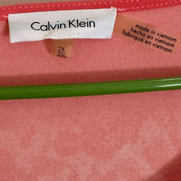 Calvin Klein Long Sleeve Women’s Tunic Top Size 2X Coral and Snakeskin Print - Picture 2 of 3